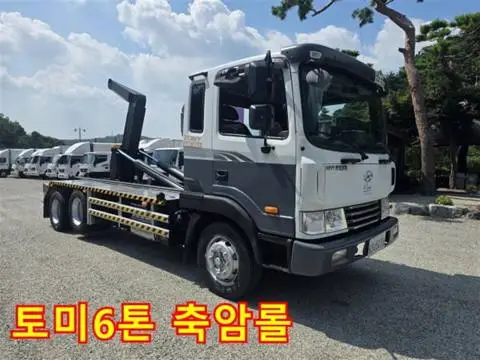 현대 메가트럭 5톤 버큠로리 2016년식 사진 1